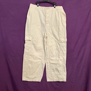 Universal Thread Cream Cargo Pants. Size 12.